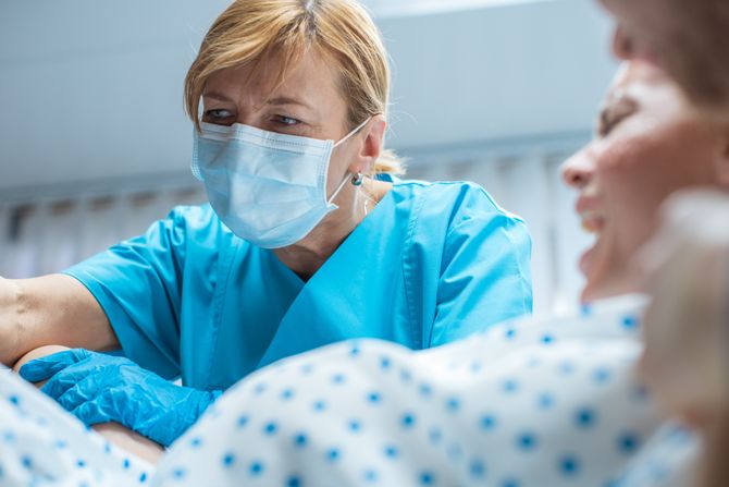 medicinska sestra, porođaj