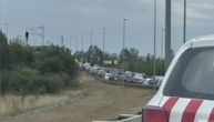 Beograđani, naoružajte se strpljenjem: Prelazak ovog mosta traje i do pola sata, vozila su zaglavljena
