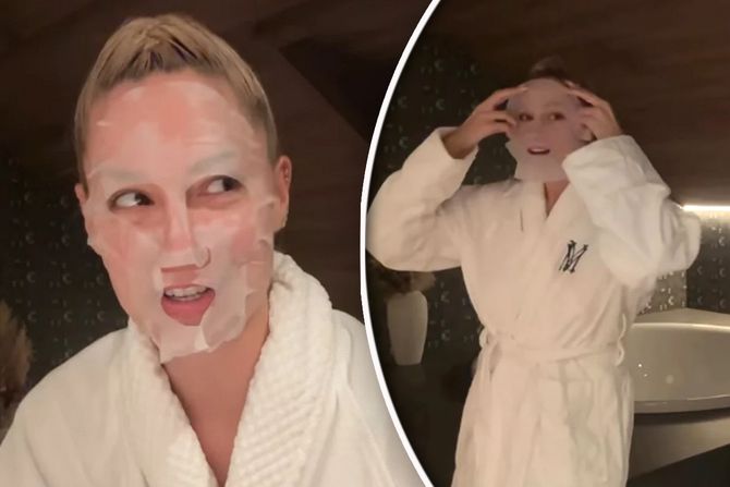 Sara Jo bade mantil maska Sara Jo bade mantil maska