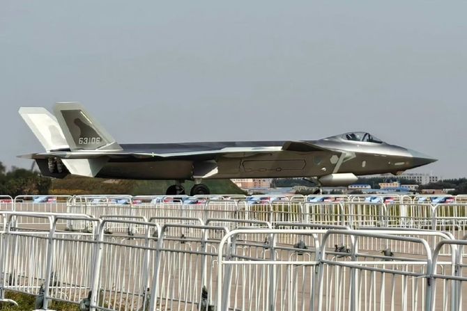 Chengdu J-20 Chengdu J-20