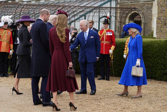 Donald Tramp Melanija kralj Čarls Vindzor