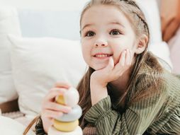 devojčica, dete, soba, krevet