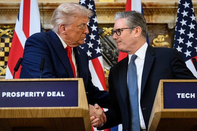 Donald Tramp i Kir Starmer Donald Tramp i Kir Starmer
