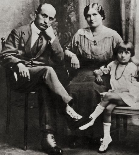 Benito Musolini i supruga Rachele Benito Musolini i supruga Rachele