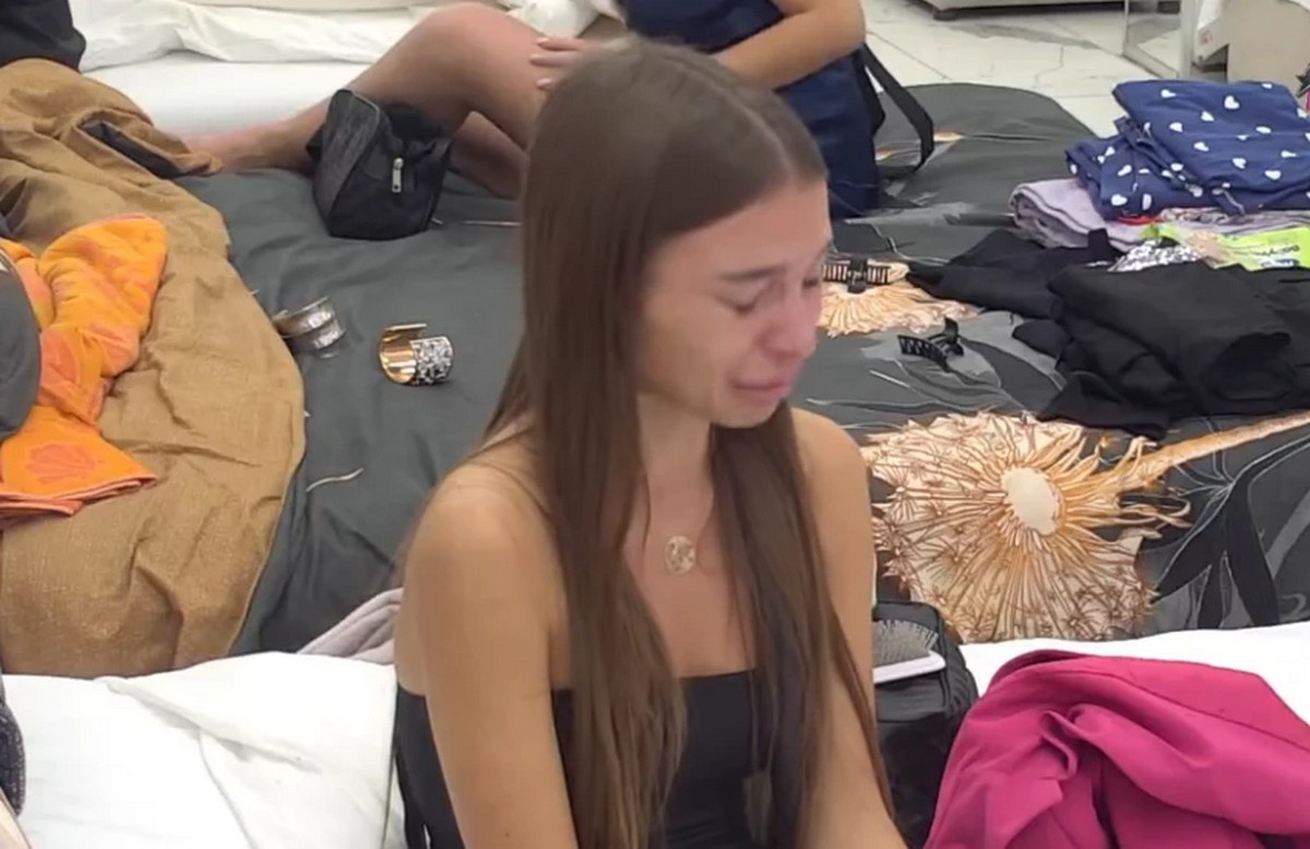 Sara jeca na sav glas: Moli 20 godina starijeg Ivana Marinkovića za novu šansu, oglasila se njena majka