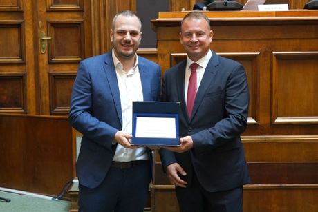 Kapeli Sport, Zoran Filipović, Stefan Drašković Kapeli Sport, Zoran Filipović, Stefan Drašković