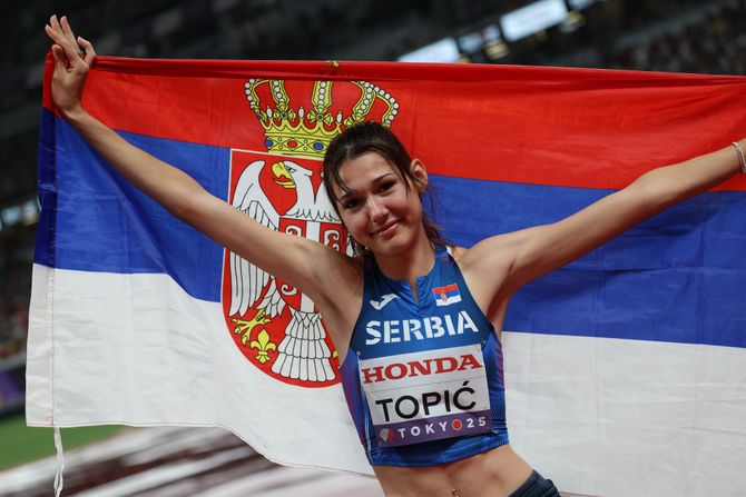 Angelina Topić, Treće mesto, Bronzana medalja, Proslava Angelina Topić, Treće mesto, Bronzana medalja, Proslava