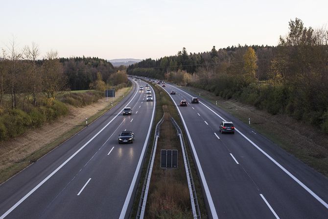 Auto kola automobili autoput Auto kola automobili autoput