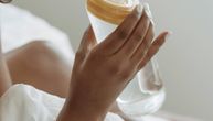 Voda sa limunom ujutru: 5 koristi koje potvrđuje nutricionista, ali i jedan mit u koji ne treba da verujete