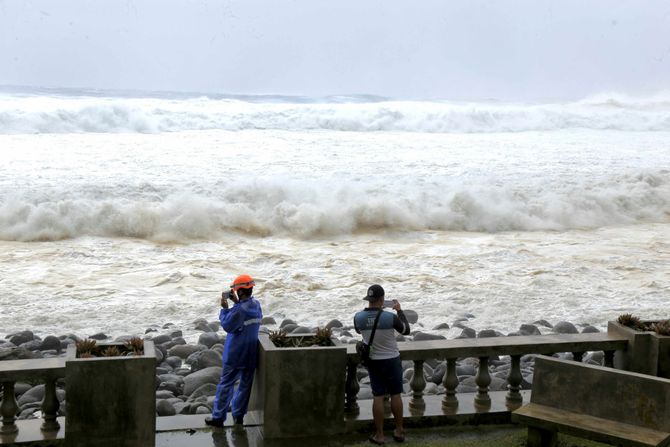 Tajfun Ragasa Nando Filipini Tajfun Ragasa Nando Filipini