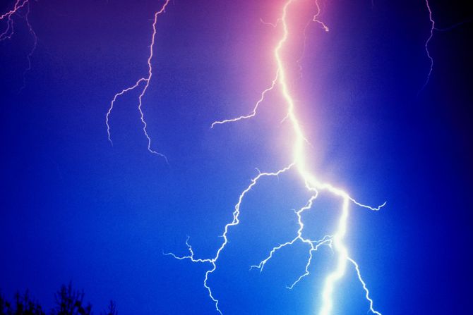 Munja grom nevreme oluja