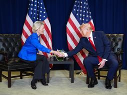 Ursula fon der Lajen i Donald Tramp