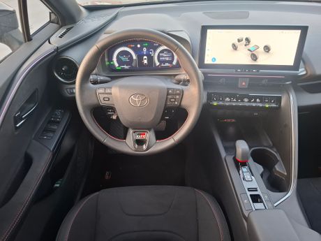 Automobil Tojota Toyota C HR CHR GR vozili smo auto test Automobil Tojota Toyota C HR CHR GR vozili smo auto test