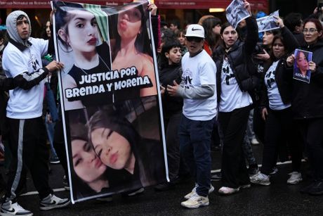 Argentina protest zbog ubistva devojaka Argentina protest zbog ubistva devojaka