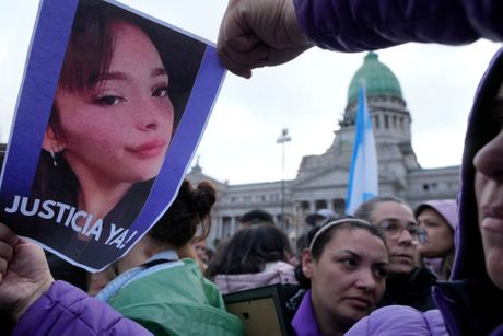 Argentina protest zbog ubistva devojaka Argentina protest zbog ubistva devojaka