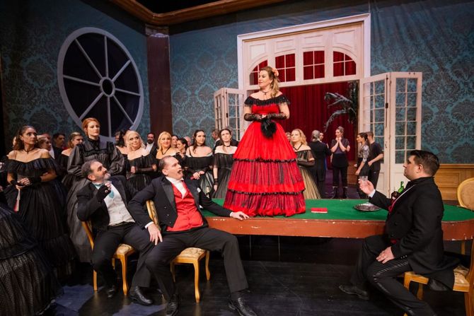 Opera Travijata, Srpsko narodno pozorište
