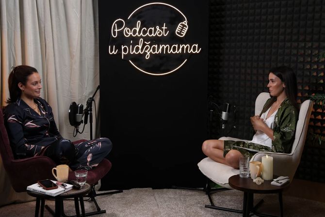 Podcast u pidžamama, Marina Ćosić