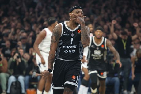 KK Partizan - Armani Milano - Karlik Džons KK Partizan - Armani Milano - Karlik Džons