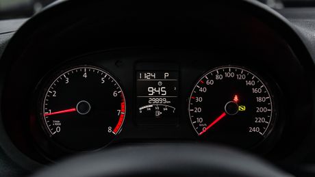 Kontrolna tabla, auto