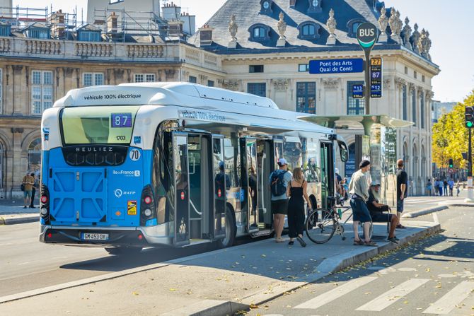 pariz, autobus