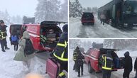 Drama na Divčibarama: Dva autobusa puna đaka ostala zavejana u snegu, usledilo spasavanje dece