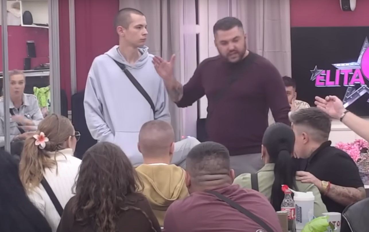 "Ti si f*kara! Nema tih para..." Vladimir Tomović grca u suzama zbog haosa u Eliti, evo kome se obratio