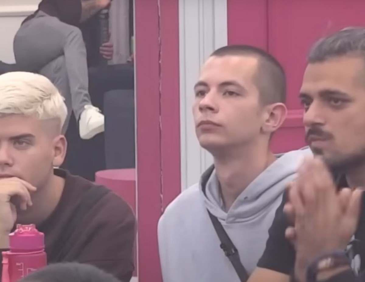 "Ti si f*kara! Nema tih para..." Vladimir Tomović grca u suzama zbog haosa u Eliti, evo kome se obratio