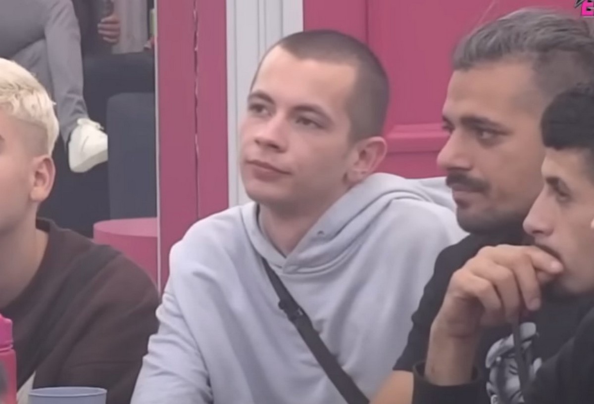 "Ti si f*kara! Nema tih para..." Vladimir Tomović grca u suzama zbog haosa u Eliti, evo kome se obratio