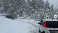 Putevi blokirani kod Valjeva, sela bez struje i signala, saobraćaj stoji!  Sneg napravio velike probeme