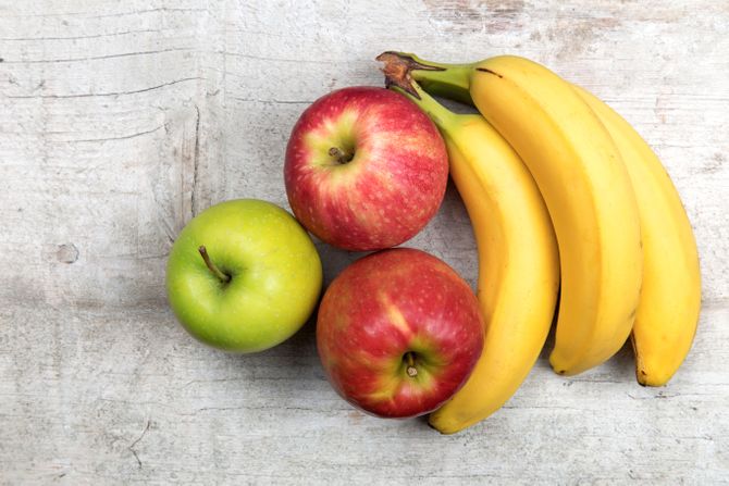 Banane i jabuke