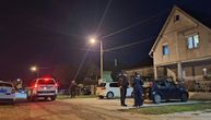 Prvi snimak sa mesta ubistva žene u Beogradu: Celo naselje vrvi od policije, traga se za osumnjičenim