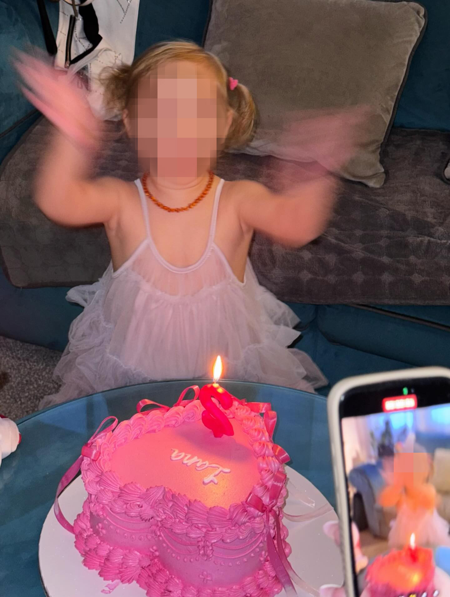 Barbi torta, slavljenica u haljini Diznijevih princeza: Luna pokazala bajkovitu proslavu rođendana svoje ćerke