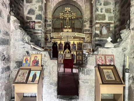 Manastir Uvac je velika svetinja do koje se teško stiže