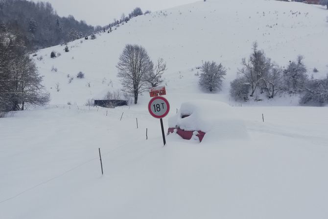 Bijelo Polje -  u dvorištu kuće pronađena beživotna tela dve starije žene