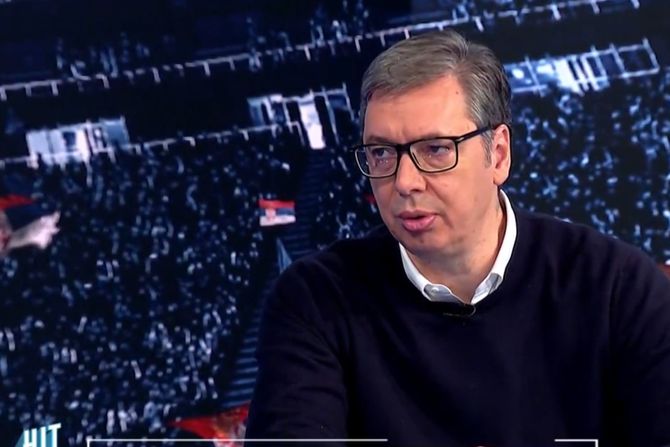 Aleksandar Vučić, Hit Tvit