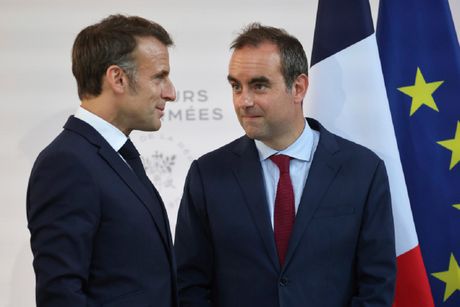 Sebastijan Lekorni Emanuel Makron Sebastijan Lekorni Emanuel Makron