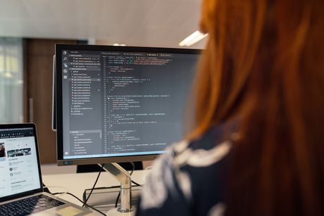 žena programer, programiranje
