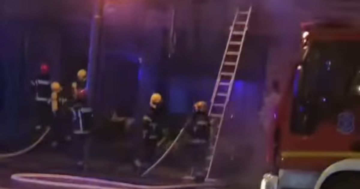 Drama u Majdanpeku: Izbio požar u zgradi, stanari hospitalizovani zbog dima