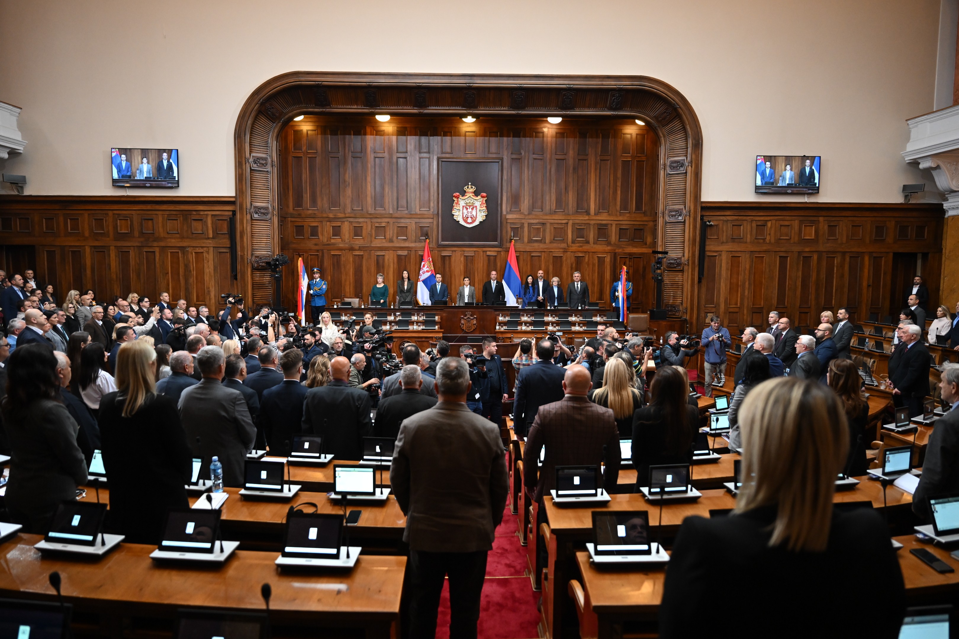 Poslanici o zvučnom topu, evropskim integracijama, kulturnim projektima...