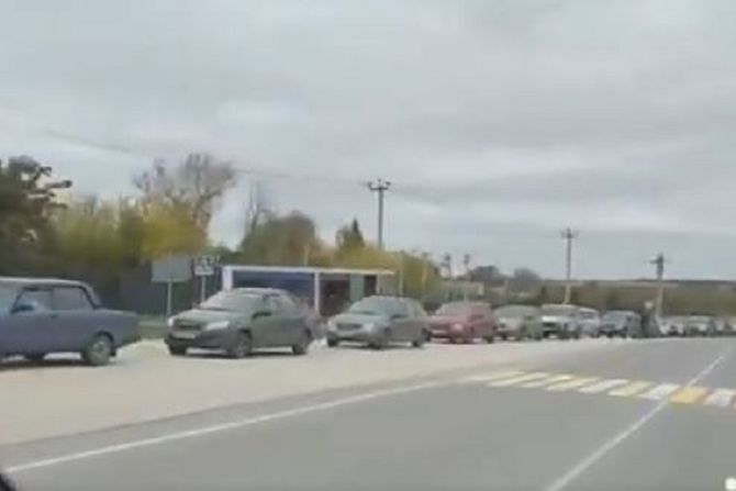 Rusija gužve benzinska stanica kriza gorivo