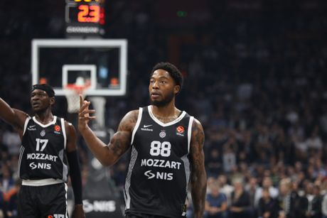KK Partizan - KK Efes KK Partizan - KK Efes
