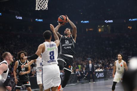 KK Partizan - KK Efes KK Partizan - KK Efes