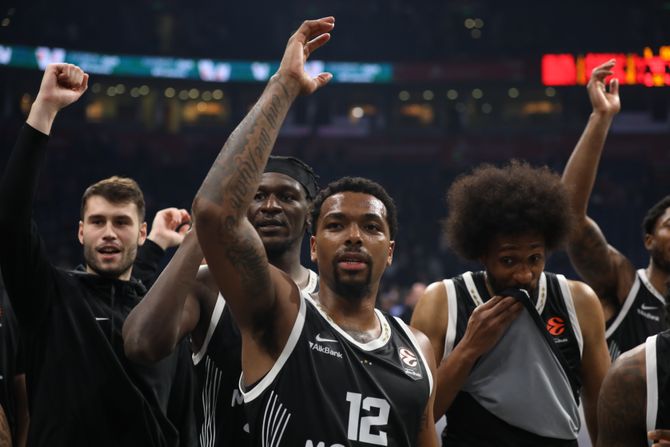 KK Partizan - KK Efes KK Partizan - KK Efes
