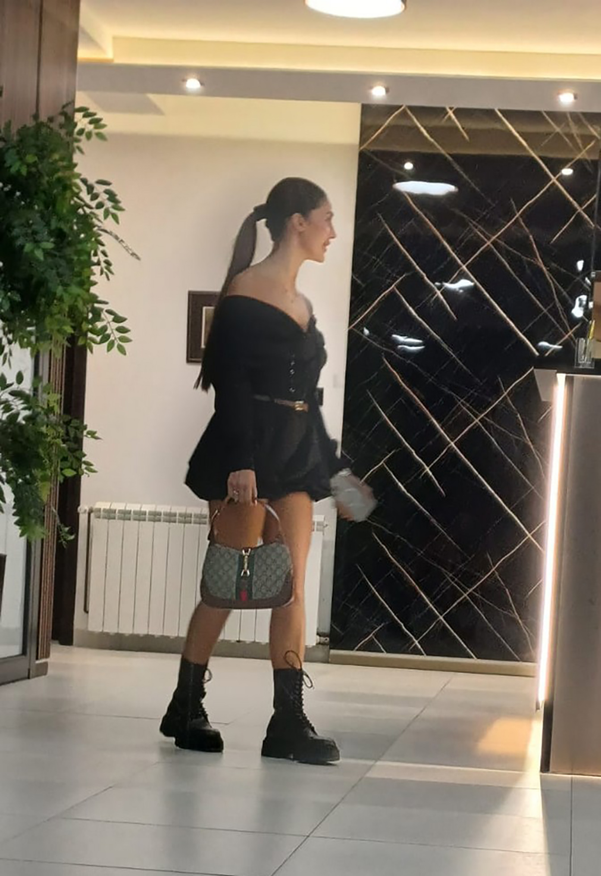 Paparaco! Anđela završila na intervenciji, Gastoz se ne odvaja od nje: Evo gde se nalaze nakon priča o raskidu
