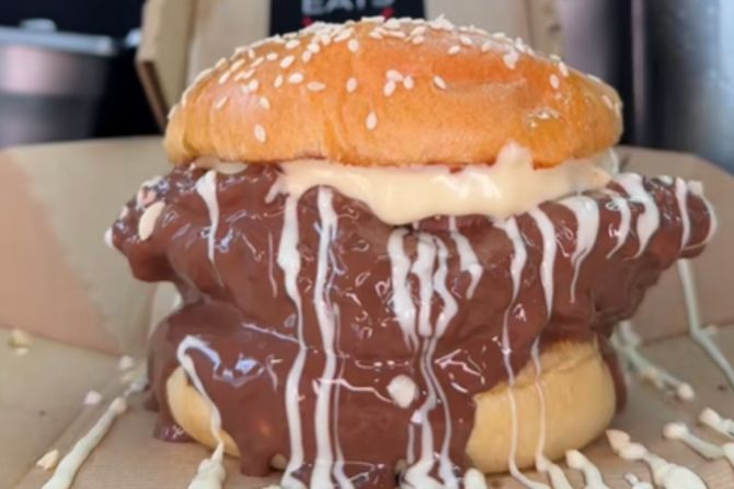 burger sa čokoladom