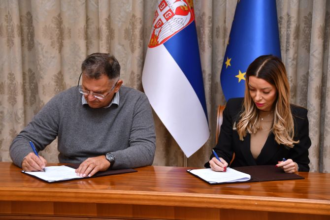 Adrijana Mesarović, kompanija Lafarž Adrijana Mesarović, kompanija Lafarž