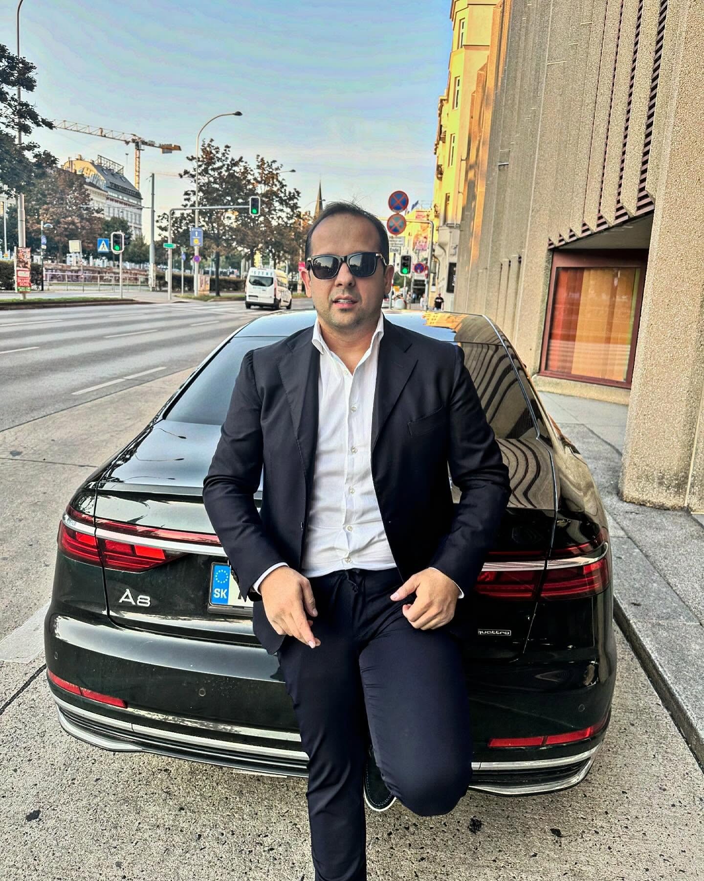 "Nudim 5.000 evra onome ko..." Pevač na velikim mukama: Zatražio javno pomoć - o ovome brujao region