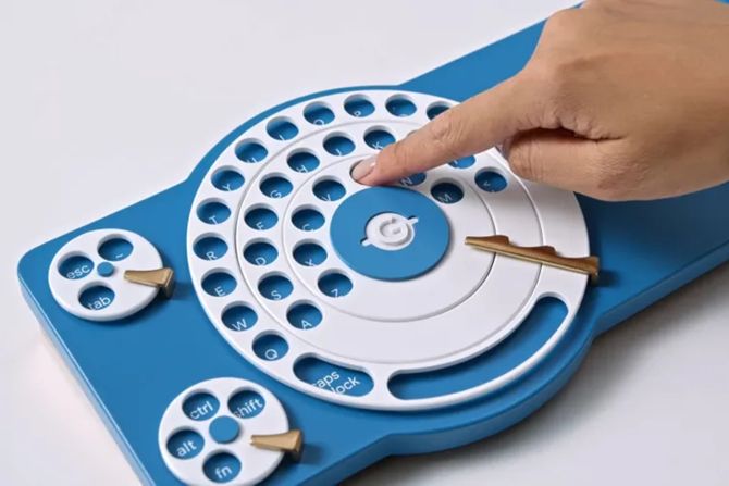 Google tastatura koja podseća na stari telefon