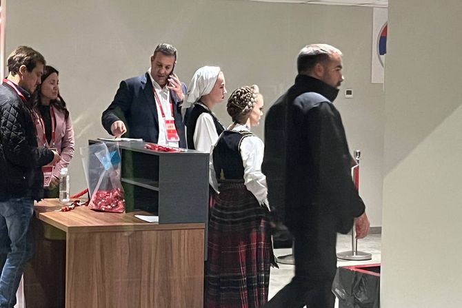 Srpkinje, nošnja Srpkinje, nošnja