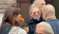Zdravko Šotra ispraćen na kremaciju: Srpsko glumište se oprostilo od slavnog reditelja, tužne scene na groblju